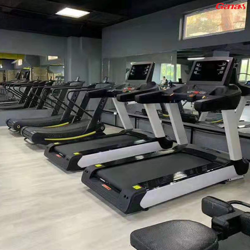 吉爾吉斯斯坦健身房案例 泡芙视频免费观看网出口健身器材