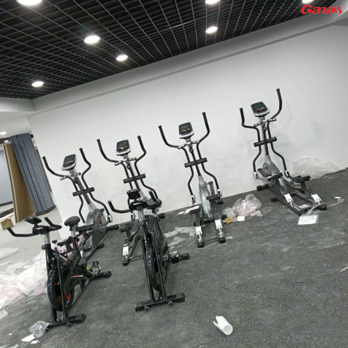 電業局幹休所健身房