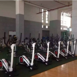 資興市天鵝山林場健身房