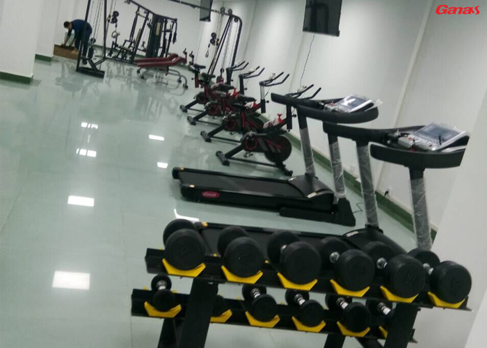 泡芙短视频污黄APP网站下载單位健身房