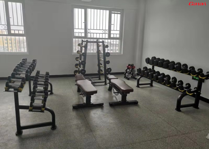 新疆阿勒泰阿葦灘武警部隊健身房