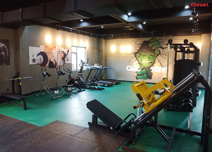 學校健身房器材