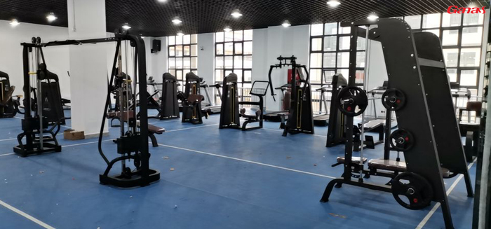 貴州懷仁學校健身房