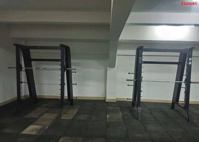 中山市實驗中學校健身房 