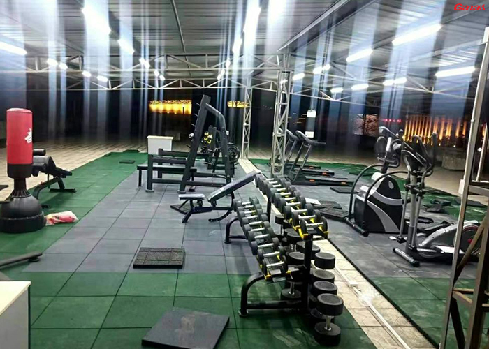 泡芙短视频污黄APP网站下载單位健身房器材