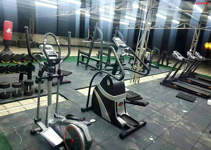 泡芙短视频污黄APP网站下载單位健身房器材