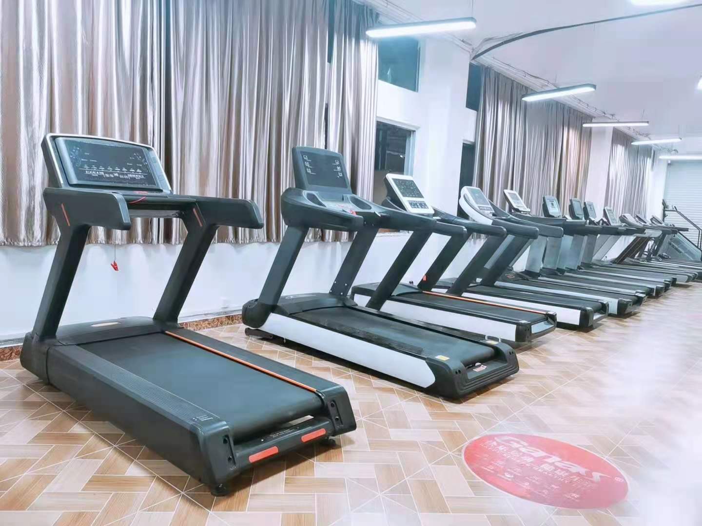 泡芙视频免费观看网健身器材展廳